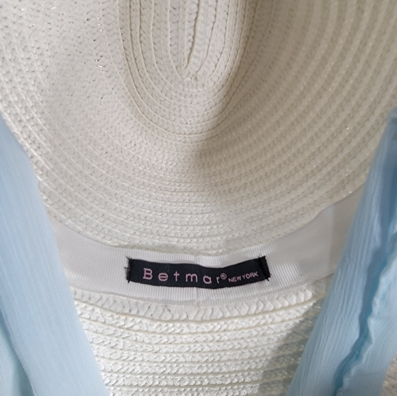 NWOT Betmar fedora style poly braid sun hat, decorative blue fabric & rivets - Picture 11 of 12